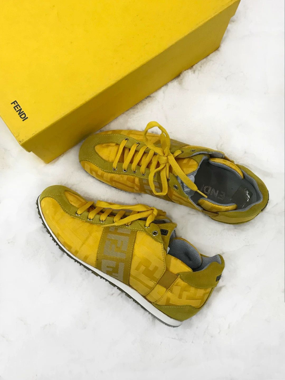 Fendi Fendi Yellow Logo Sneakers Size US 5 / IT 35 - 1 Thumbnail