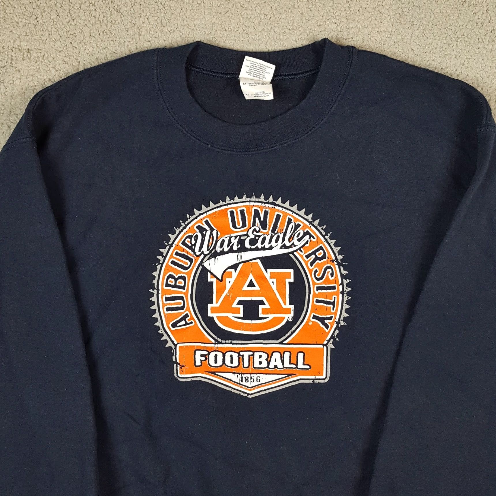 Gildan VINTAGE Auburn University Tigers Football Size M Pullover Crewneck Sweatshirt Blue M Sweatshirt College War Eagle Mens Size US M / EU 48-50 / 2 - 2 Thumbnail