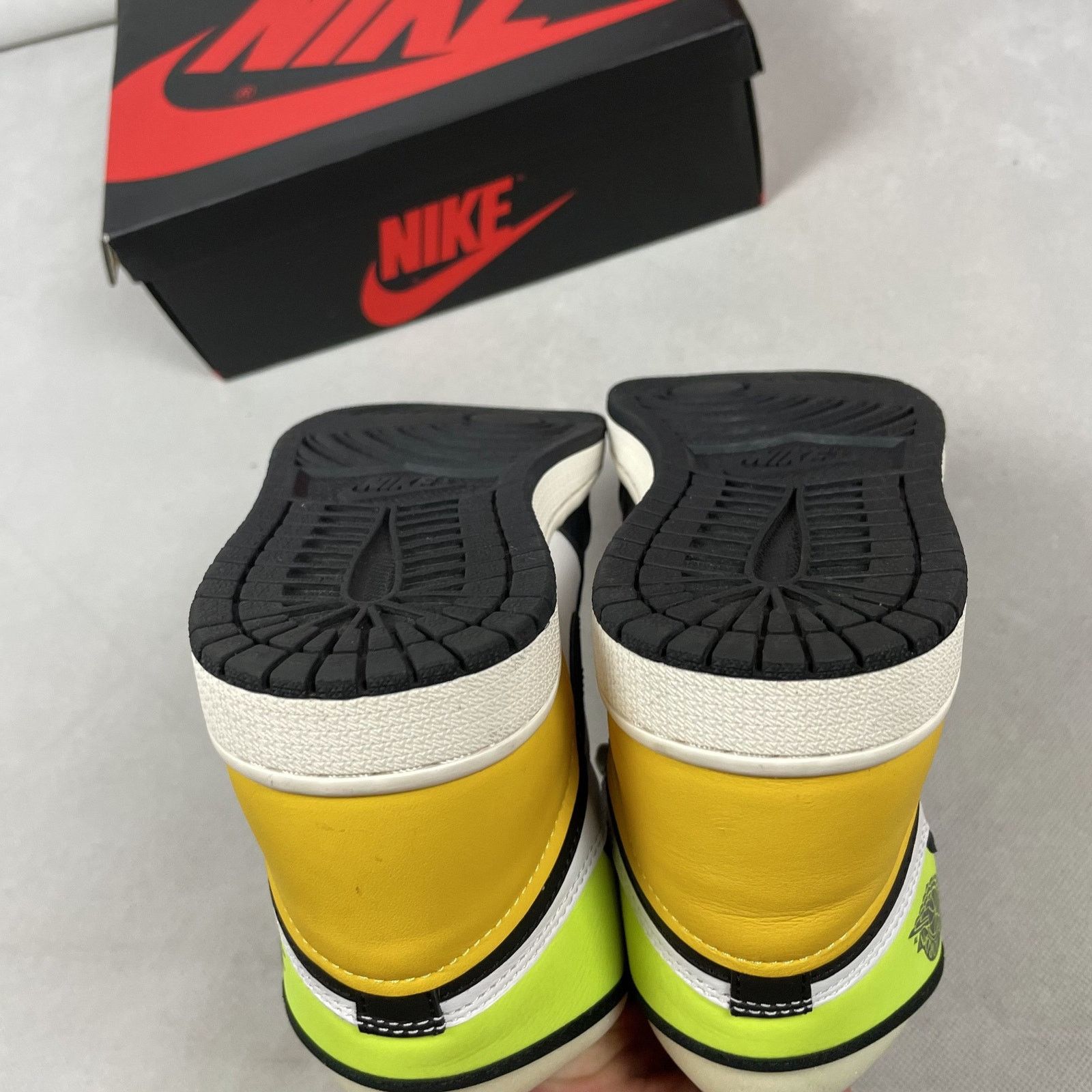 Jordan Brand × Nike Nike Air Jordan 1 High Shoes 7 Size US 7 / EU 40 - 9 Thumbnail