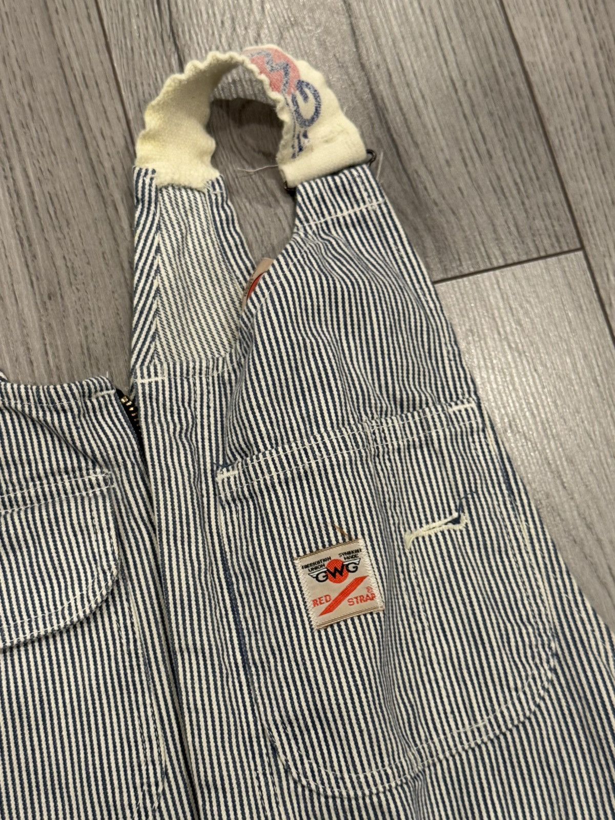 Vintage Vintage GWG Red Strap Hickory Striped Bib Overalls Size 38 Size US 38 / EU 54 - 9 Thumbnail