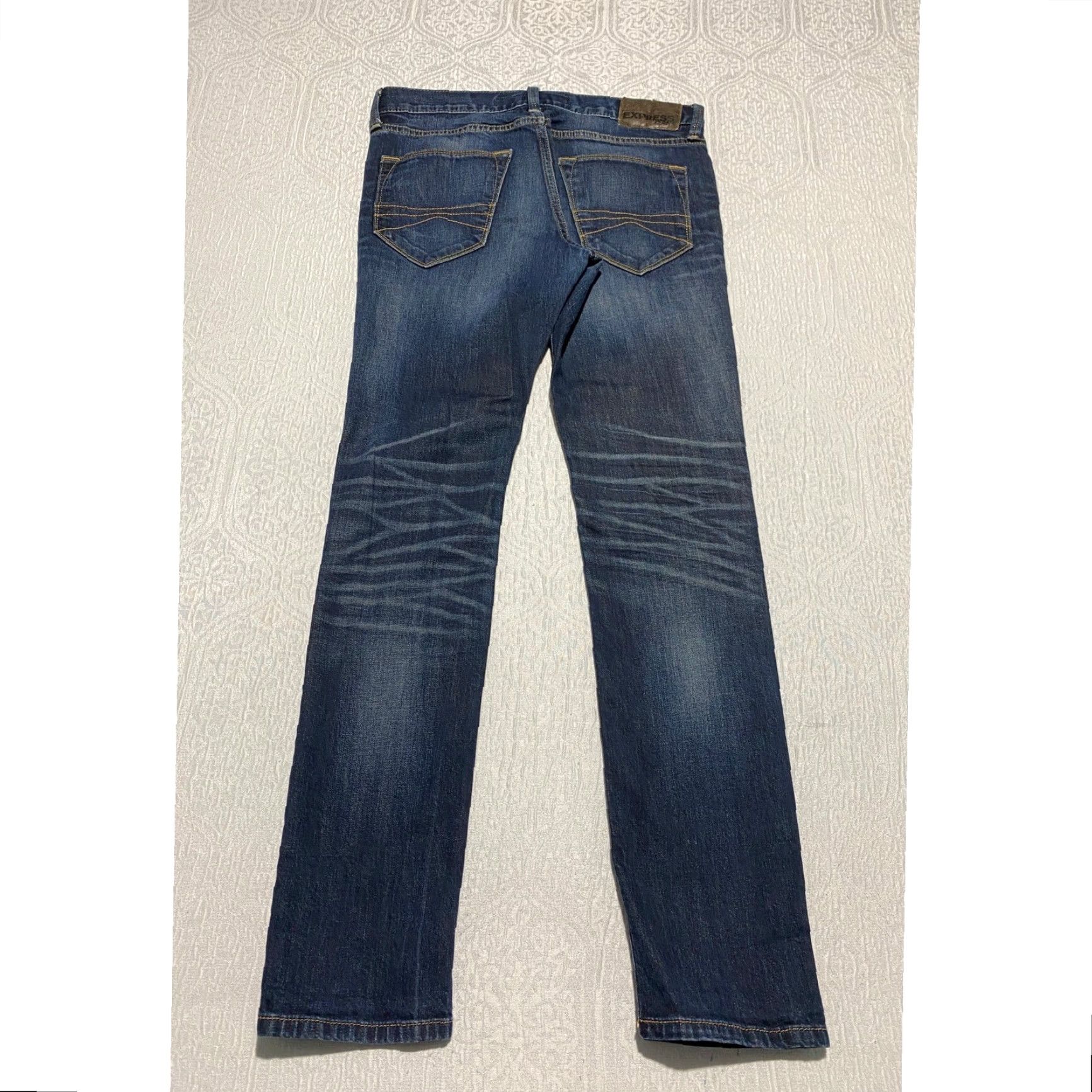 Express VINTAGE is not applicable; use Express Alec Jeans Skinny Men 28x30 Blue Denim Dark Wash Stretch 5-Pocket City Modern Fashion Jeans Mens Size US 28 / EU 44 - 2 Thumbnail