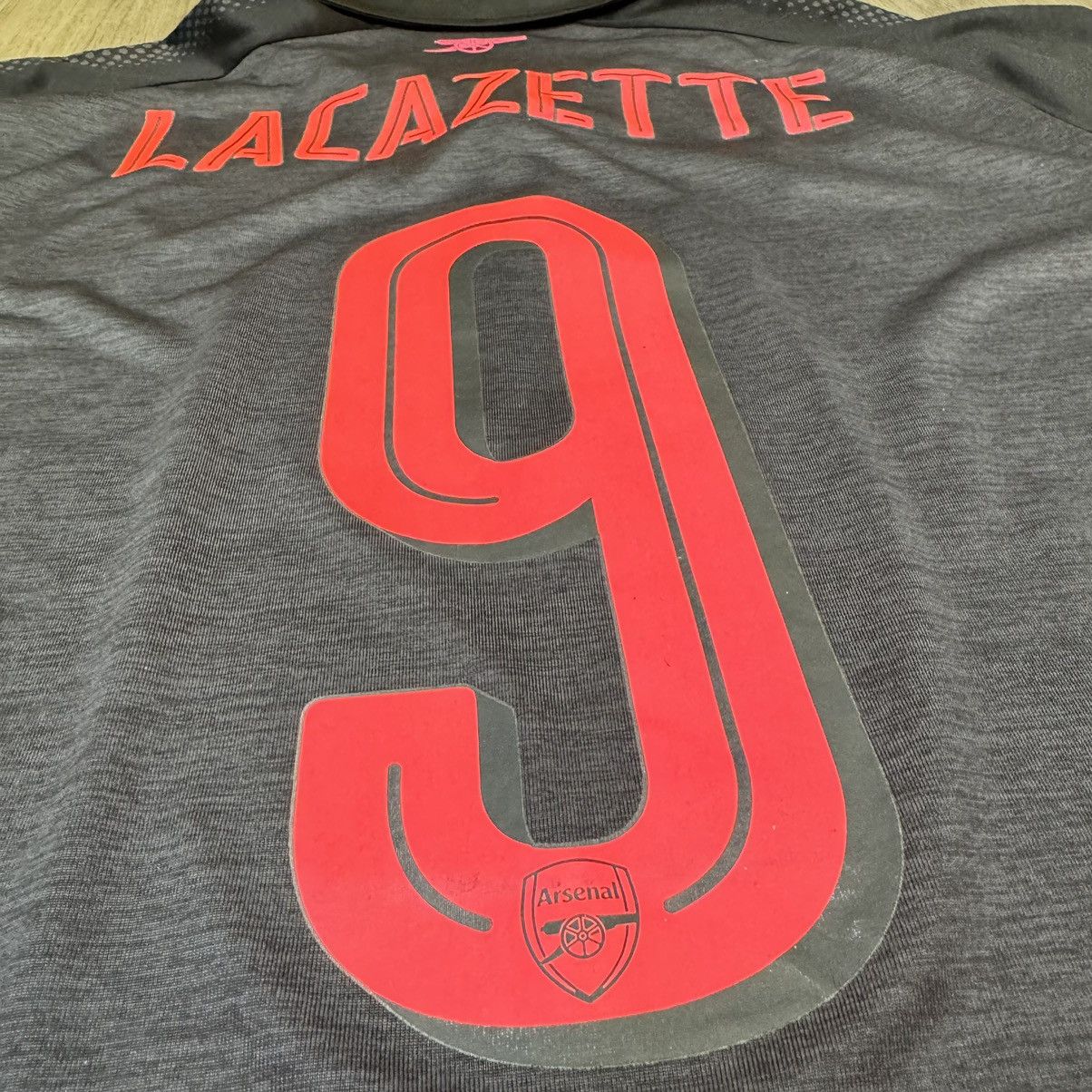 Puma Arsenal 17/18 Europa third away #9 Lacazette Size US M / EU 48-50 / 2 - 6 Thumbnail