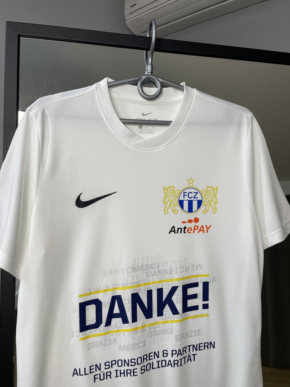 Vintage Vintage Nike FC Zurich Home Football Jersey Blockcore Tee Size US M / EU 48-50 / 2 - 4 Thumbnail
