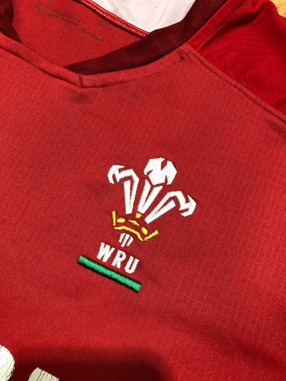 Under Armour Vintage UNDER ARMOUR Wales Home 2019 Shirt Rugby Jersey Size US XL / EU 56 / 4 - 10 Thumbnail