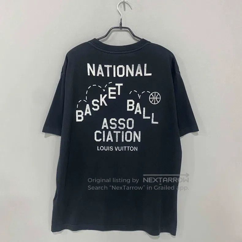 Louis Vuitton Louis Vuitton NBA printed logo short sleeves Size US L / EU 52-54 / 3 - 3 Thumbnail