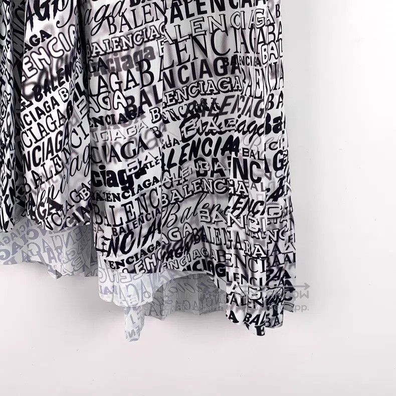 Balenciaga Balenciaga Color-blocked Logo Letter Full Print Irregular Size 33" - 4 Thumbnail
