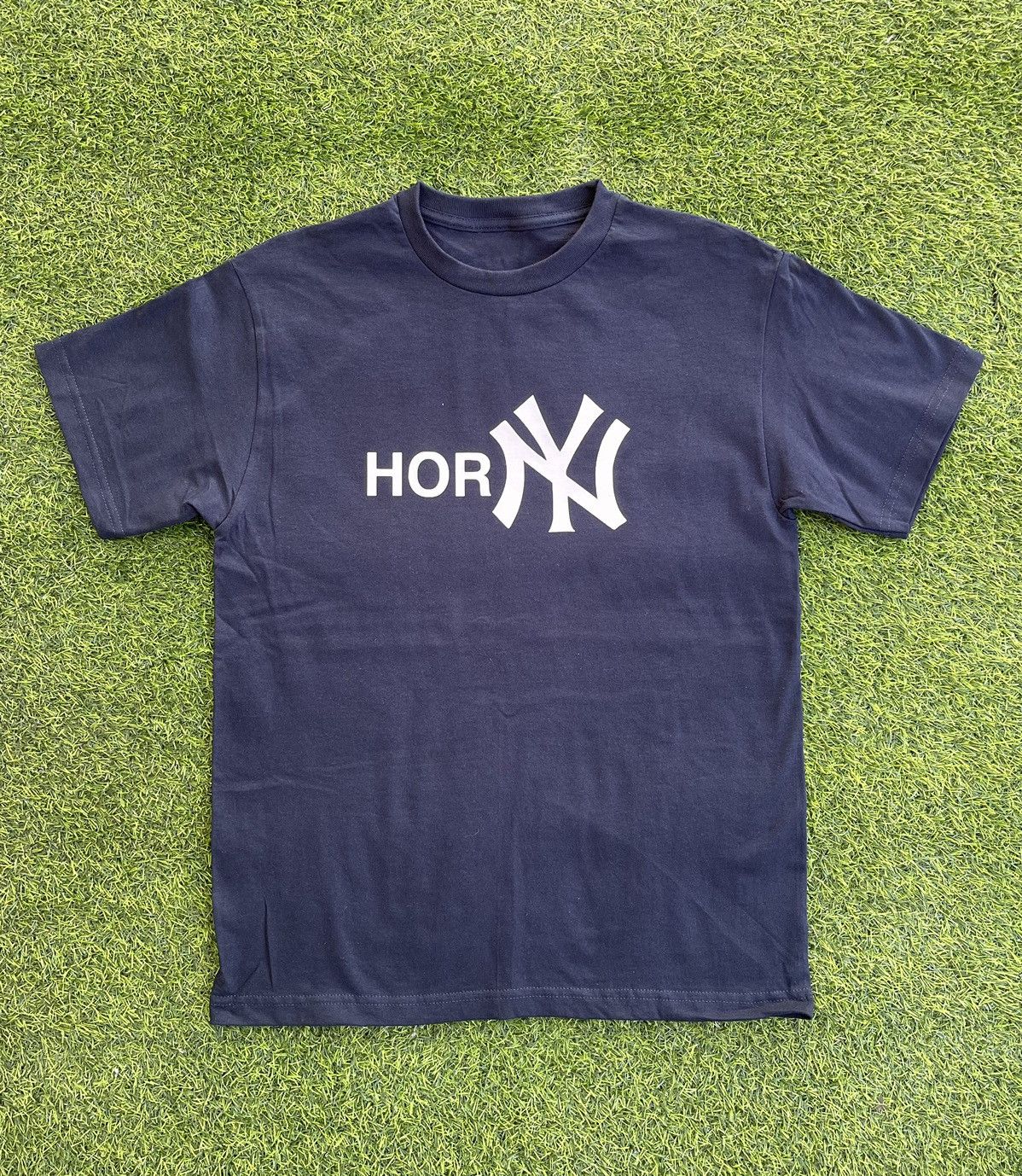 Vintage HORNY TSHIRT Size US L / EU 52-54 / 3 - 1 Thumbnail