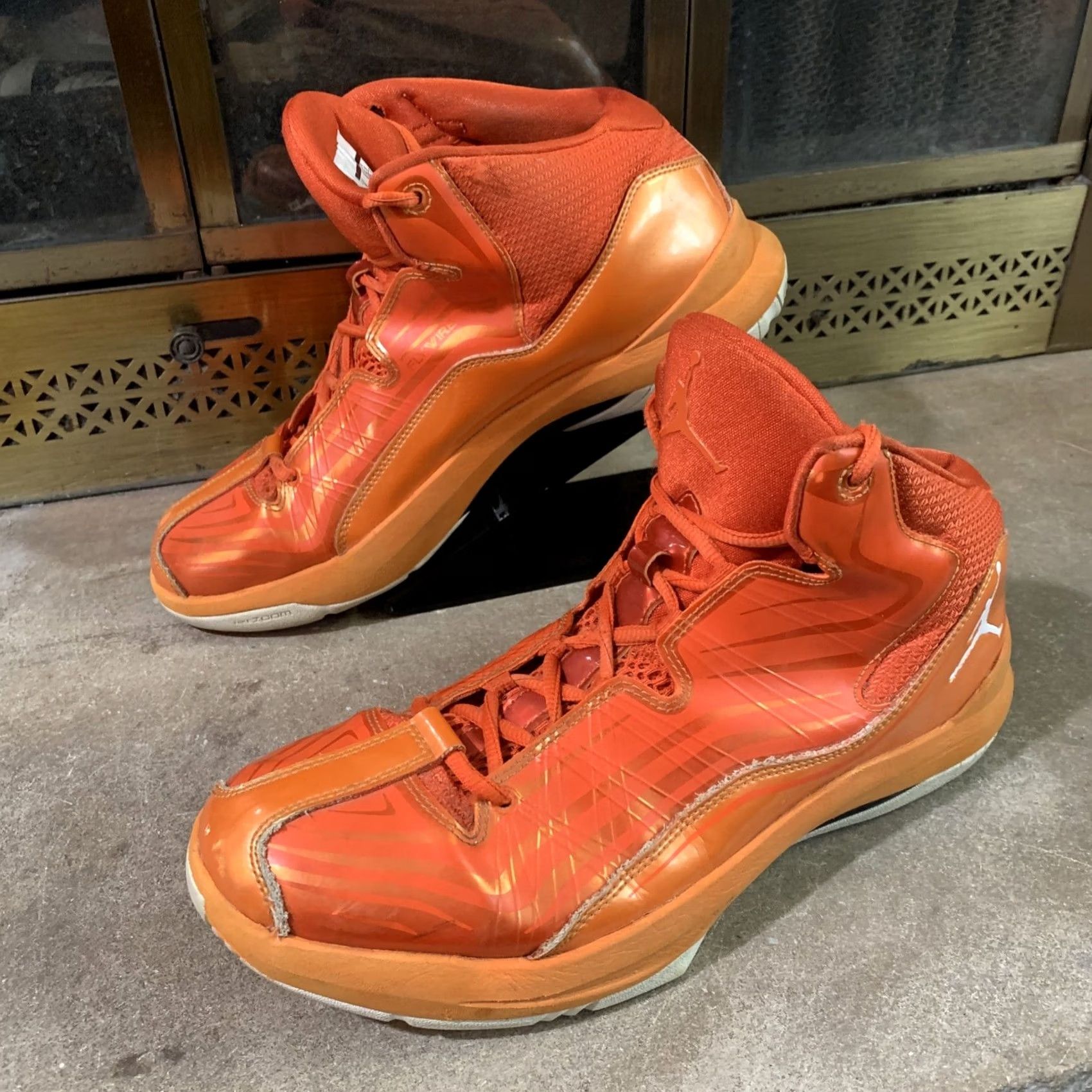 Nike Nike Jordan Aero Mania Team Orange White Total Orange 552313-805 Men's Size 9 Athletic Basketball Shoes Size US 9 / EU 42 - 4 Thumbnail