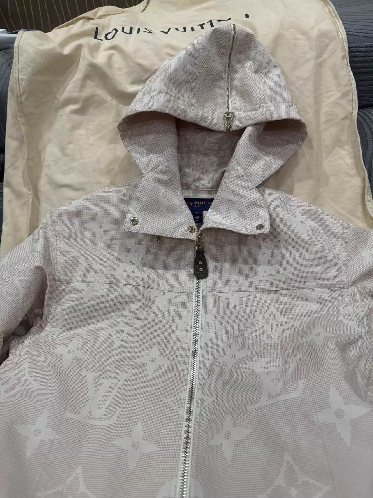 Louis Vuitton LV Latest Pink Shell Jacket 38 Worn Once Hood Zips Size S / US 4 / IT 40 - 4 Thumbnail