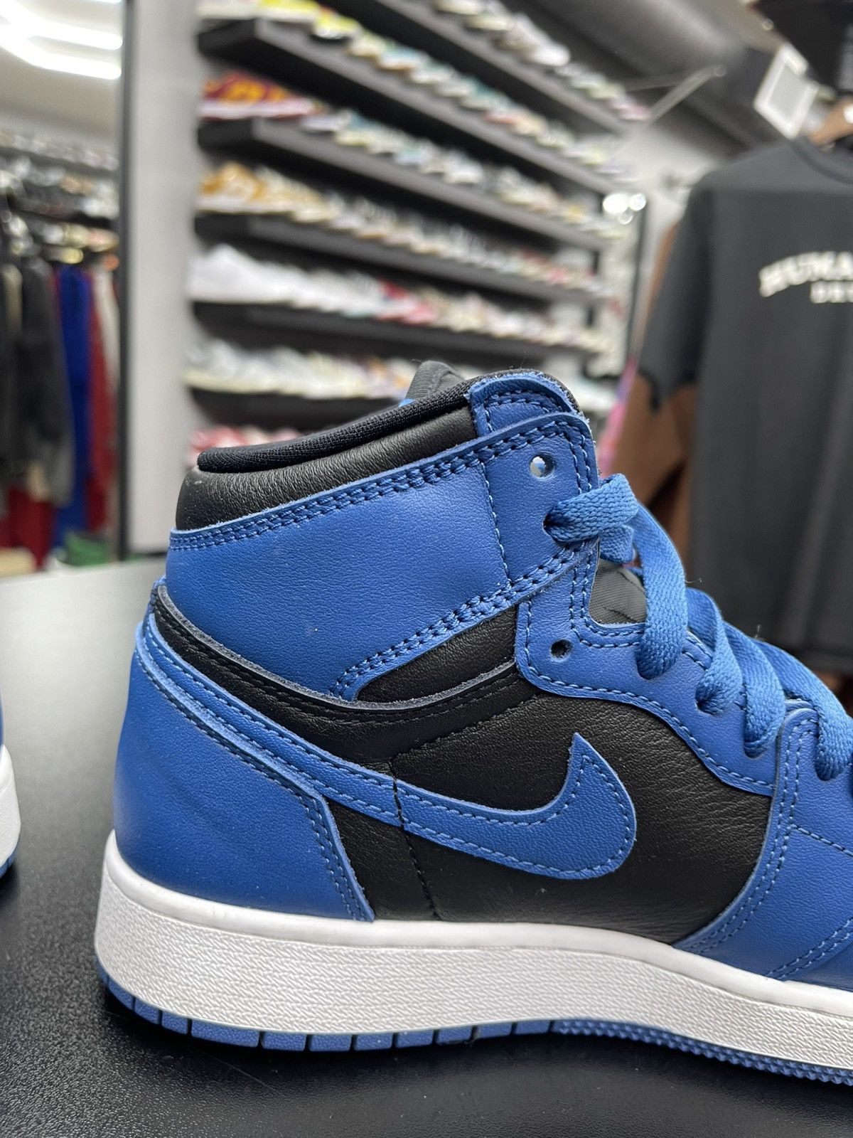 Jordan Brand Size 5y - Jordan 1 High Dark Marina Blue Very Clean Size US 5 / EU 37 - 7 Thumbnail