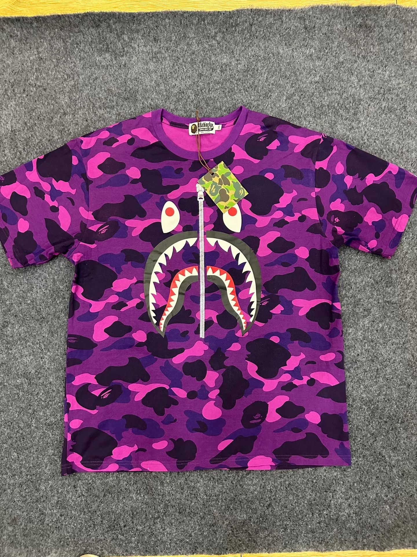 Bape Bape T Multi Shark T-Shirt Casual Size US XL / EU 56 / 4 - 1 Thumbnail
