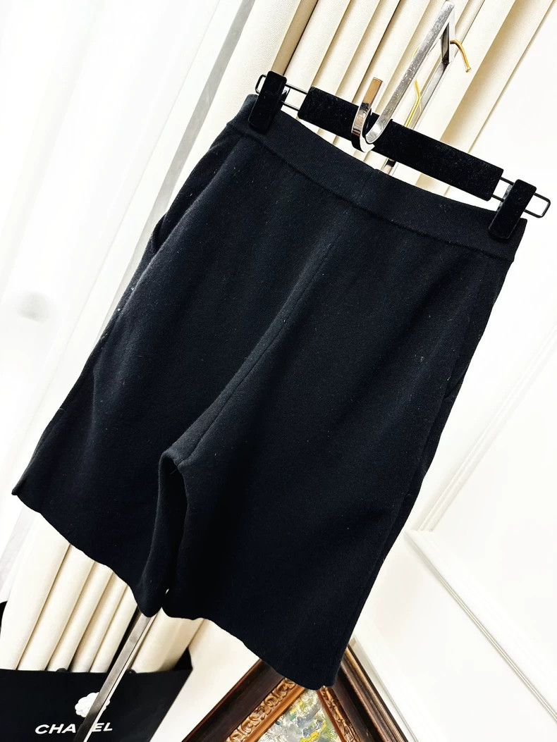Chanel Chanel 20c black knitted shorts Size 25" / US 0 / IT 36 - 2 Thumbnail