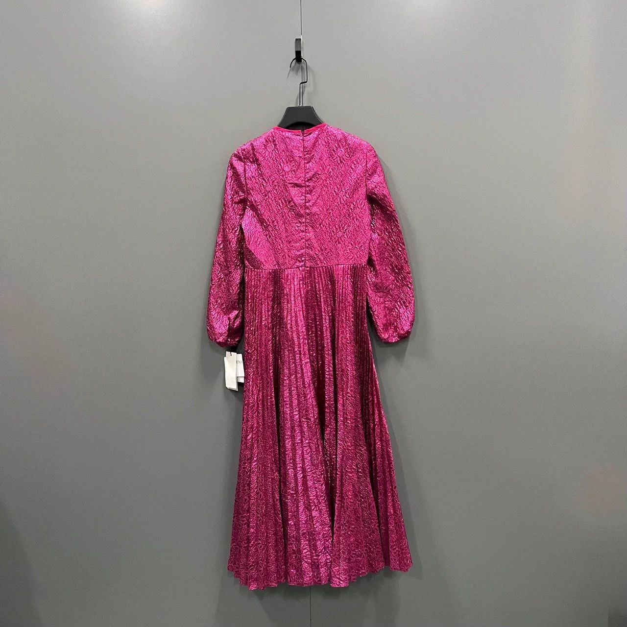 Valentino Valentino Fuchsia Long Sleeve Dress 40 NWT Size S / US 4 / IT 40 - 2 Thumbnail