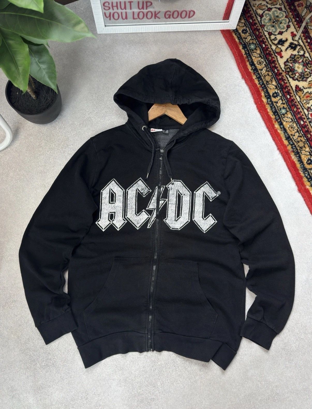 AC/DC Vintage AC/DC Big Logo Y2K Black Hoodie Size L Men Size US L / EU 52-54 / 3 - 1 Thumbnail
