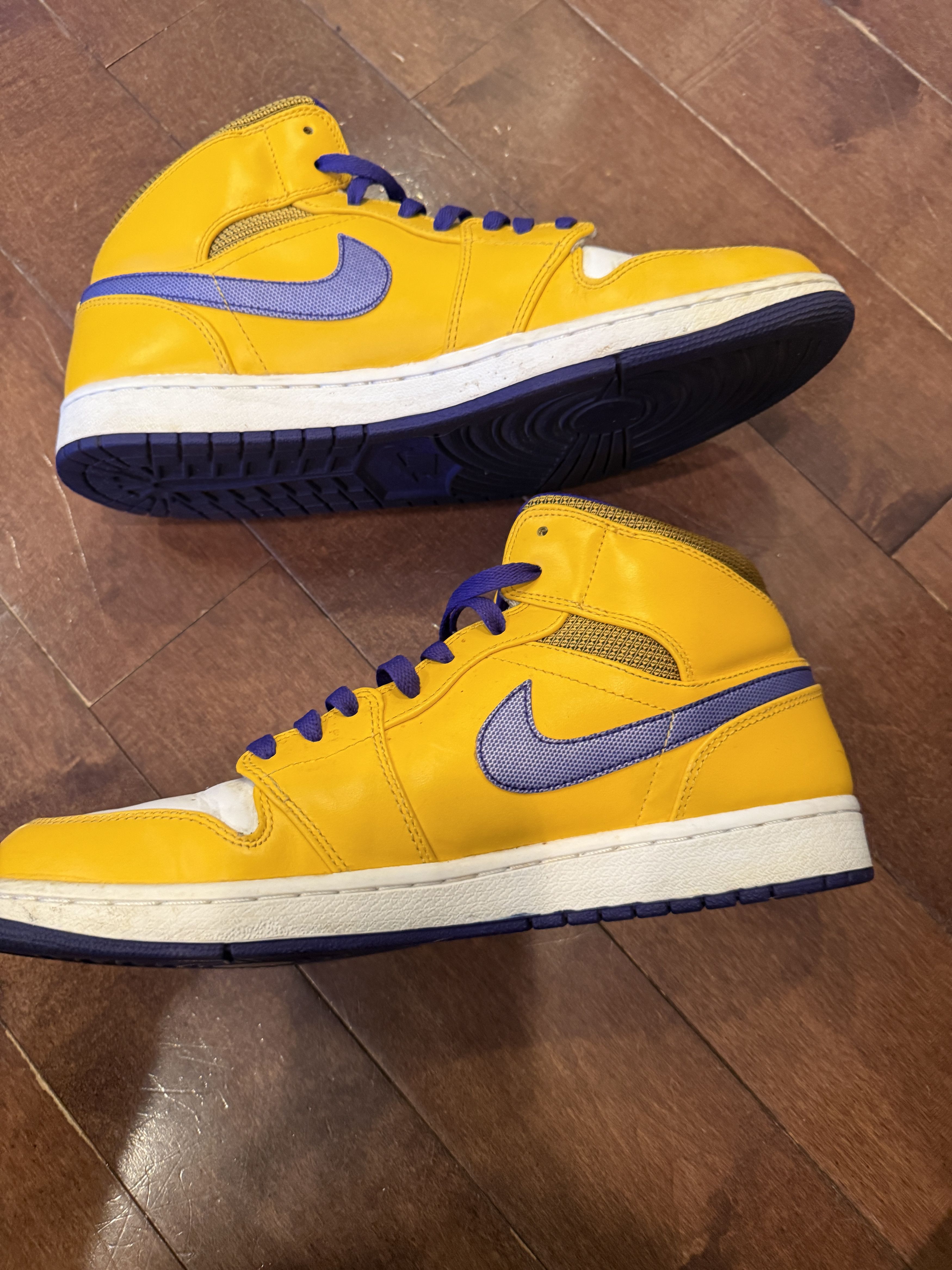 Jordan Brand Jordan 1 Mid Lakers Size US 11.5 / EU 44-45 - 5 Thumbnail