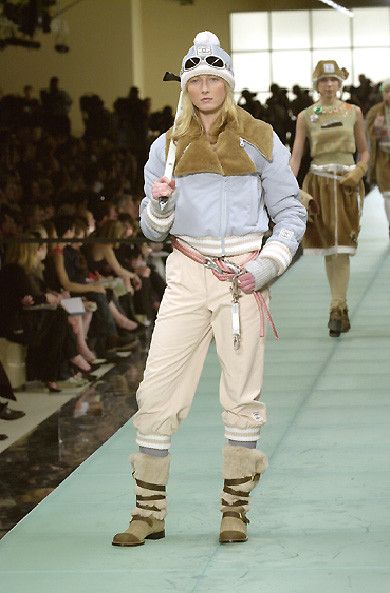 Chanel F/W 2001 RUNWAY SKI SET BY KARL LAGERFELD (JACKET + PANTS) Size M / US 6-8 / IT 42-44 - 2 Thumbnail
