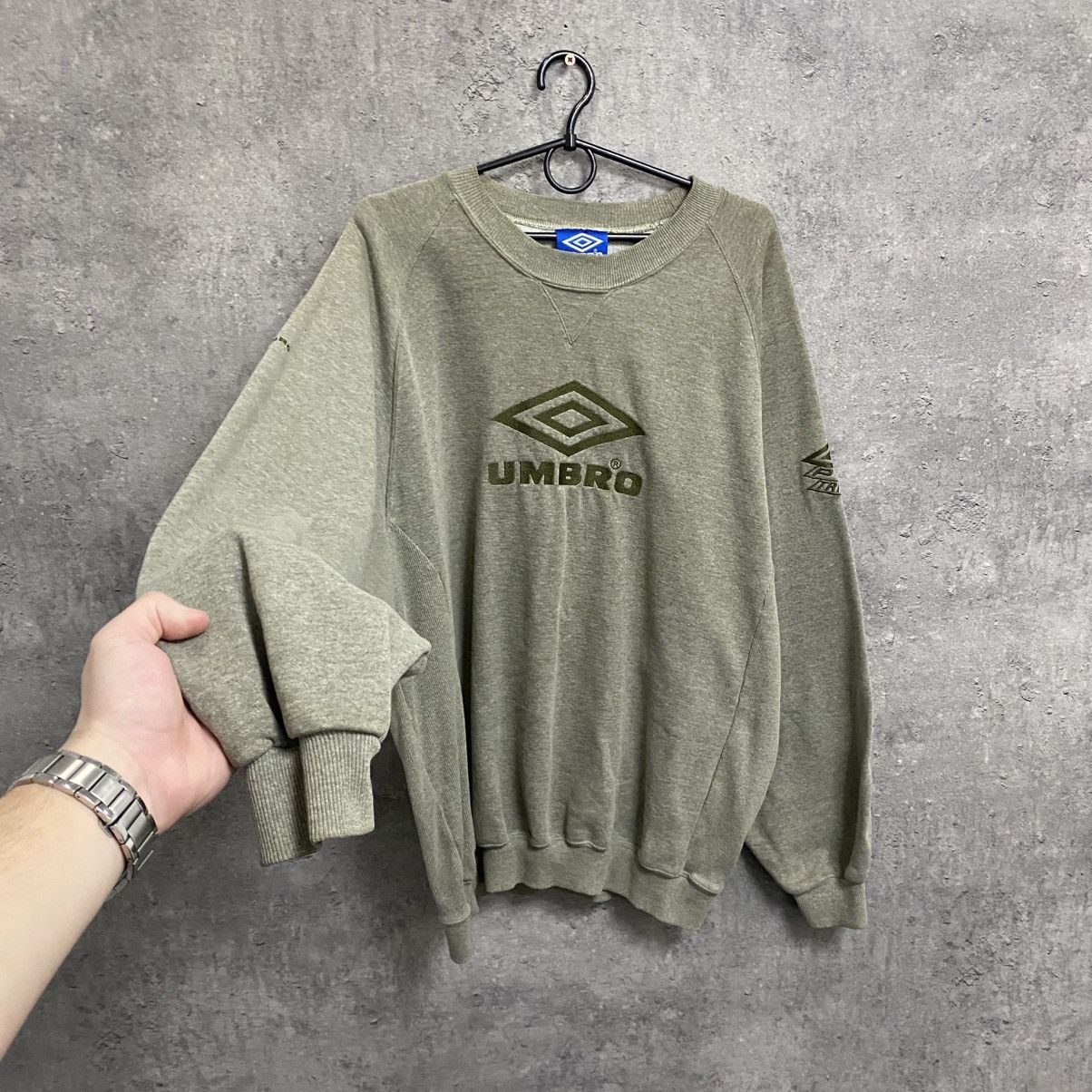 Umbro Vintage Umbro Sweatshirt Big Logo Size XL Streetwear Size US XL / EU 56 / 4 - 3 Thumbnail