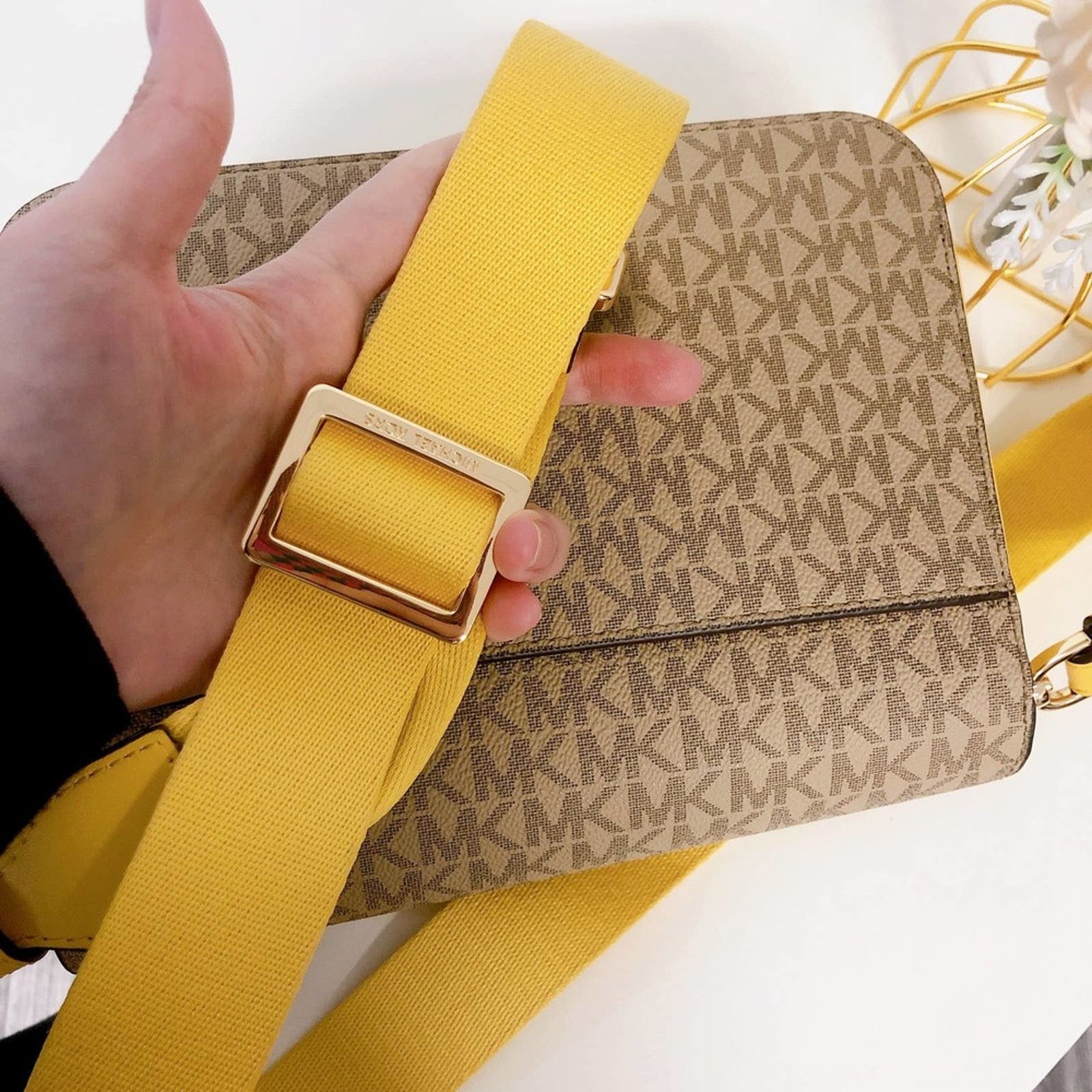 Michael Kors Michael Kors 35S3GS9M2B Sloan Editor Medium Flap Messenger Size ONE SIZE - 7 Thumbnail