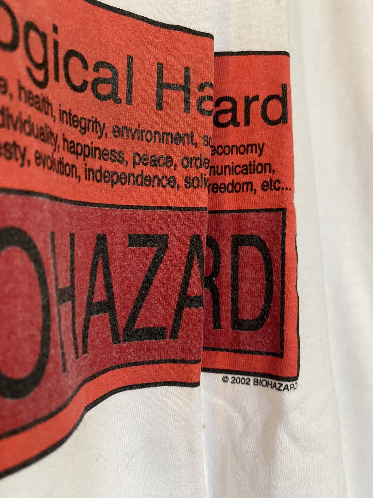 Band Tees vintage 02 shirt Biohazard Size US XL / EU 56 / 4 - 2 Thumbnail