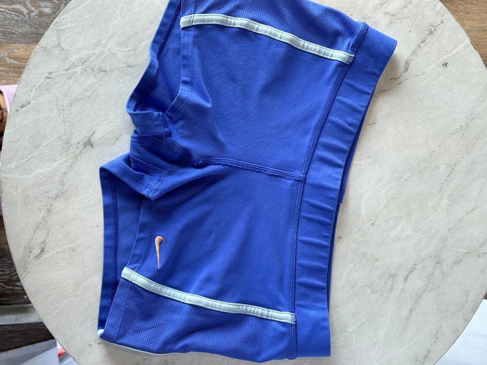 Nike Nike Bri Fit booty shorts Size 26" / US 2 / IT 38 - 1 Thumbnail