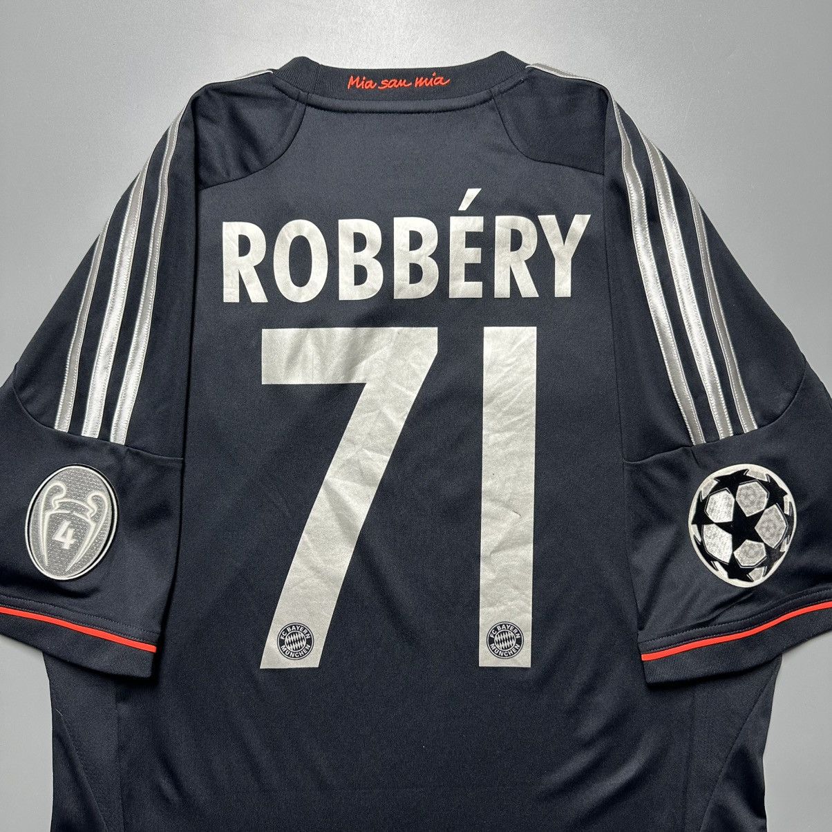 Vintage BAYERN ADIDAS 2012/2013 FOOTBALL THIRD JERSEY #71 ROBBERY Size US M / EU 48-50 / 2 - 9 Thumbnail
