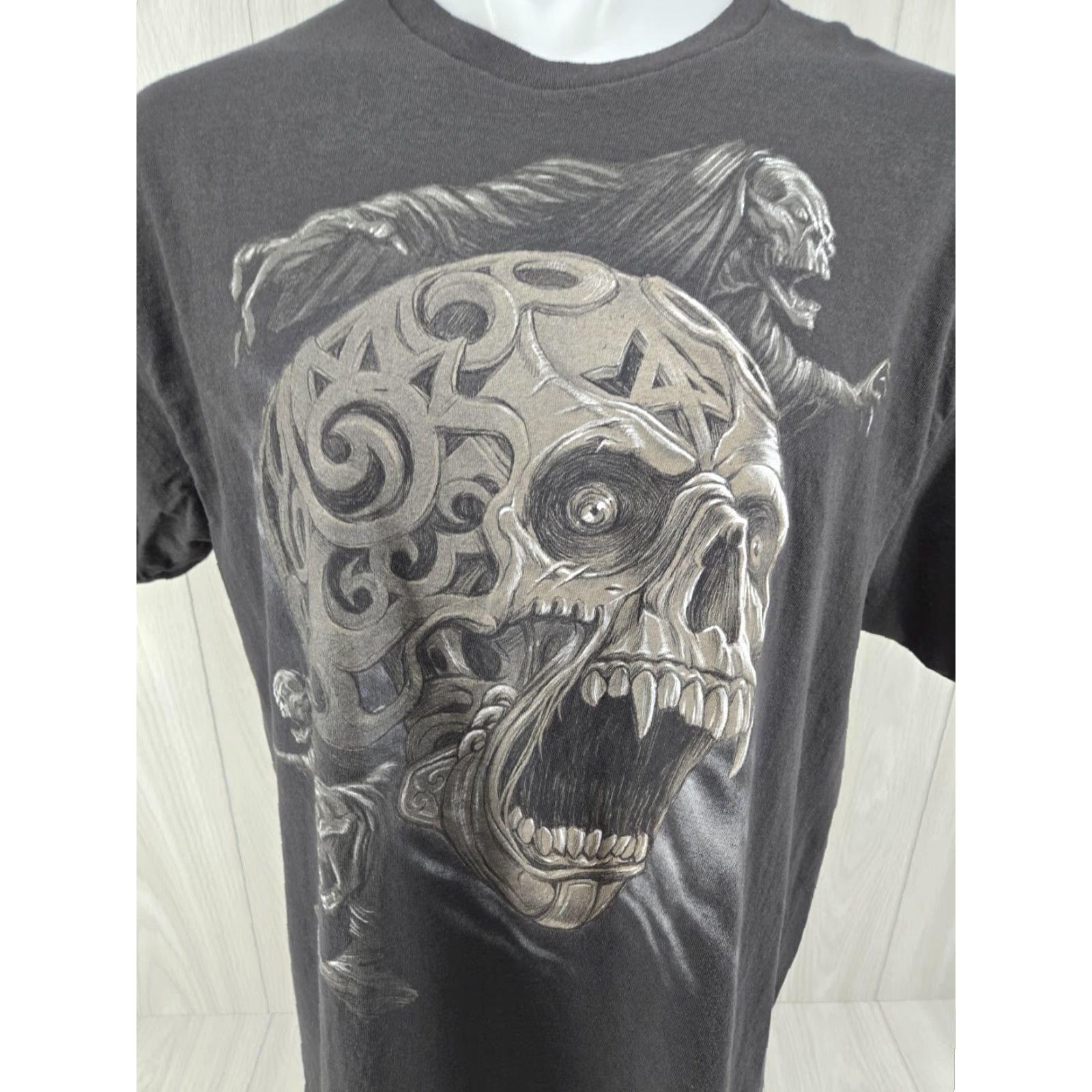 Vintage Zombie Skull Skeleton Reaper Halloween Grunge Black Graphic T-Shirt XL Men's Short Sleeve Crew Neck Cotton Knit Graphic Print Vintage No N/A Size US XL / EU 56 / 4 - 2 Thumbnail