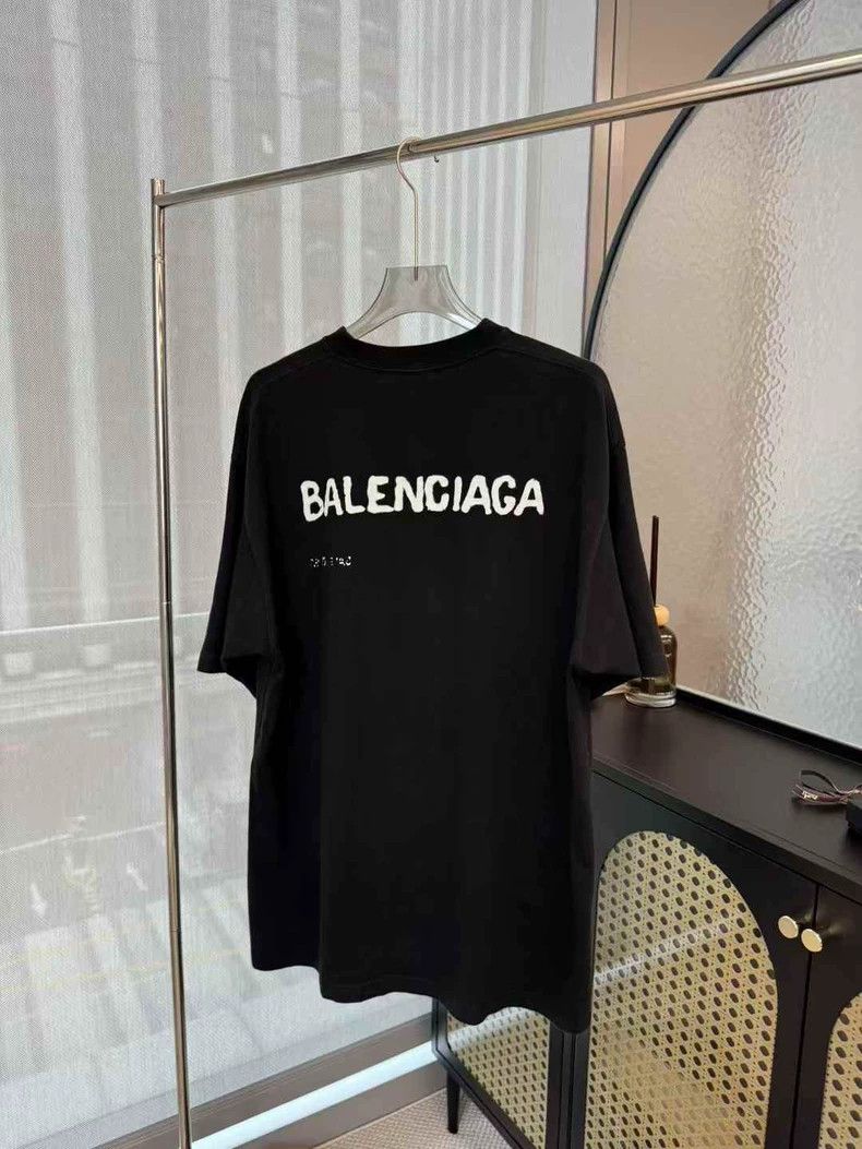 Balenciaga Balenciaga Graffiti splash-ink fuzzy letter short sleeve Size US M / EU 48-50 / 2 - 1 Thumbnail