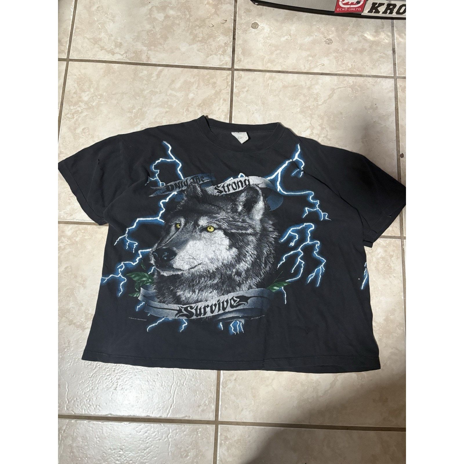 Vintage Vintage 90s American Thunder Only The Strong Wolf shirt Size US XL / EU 56 / 4 - 1 Thumbnail