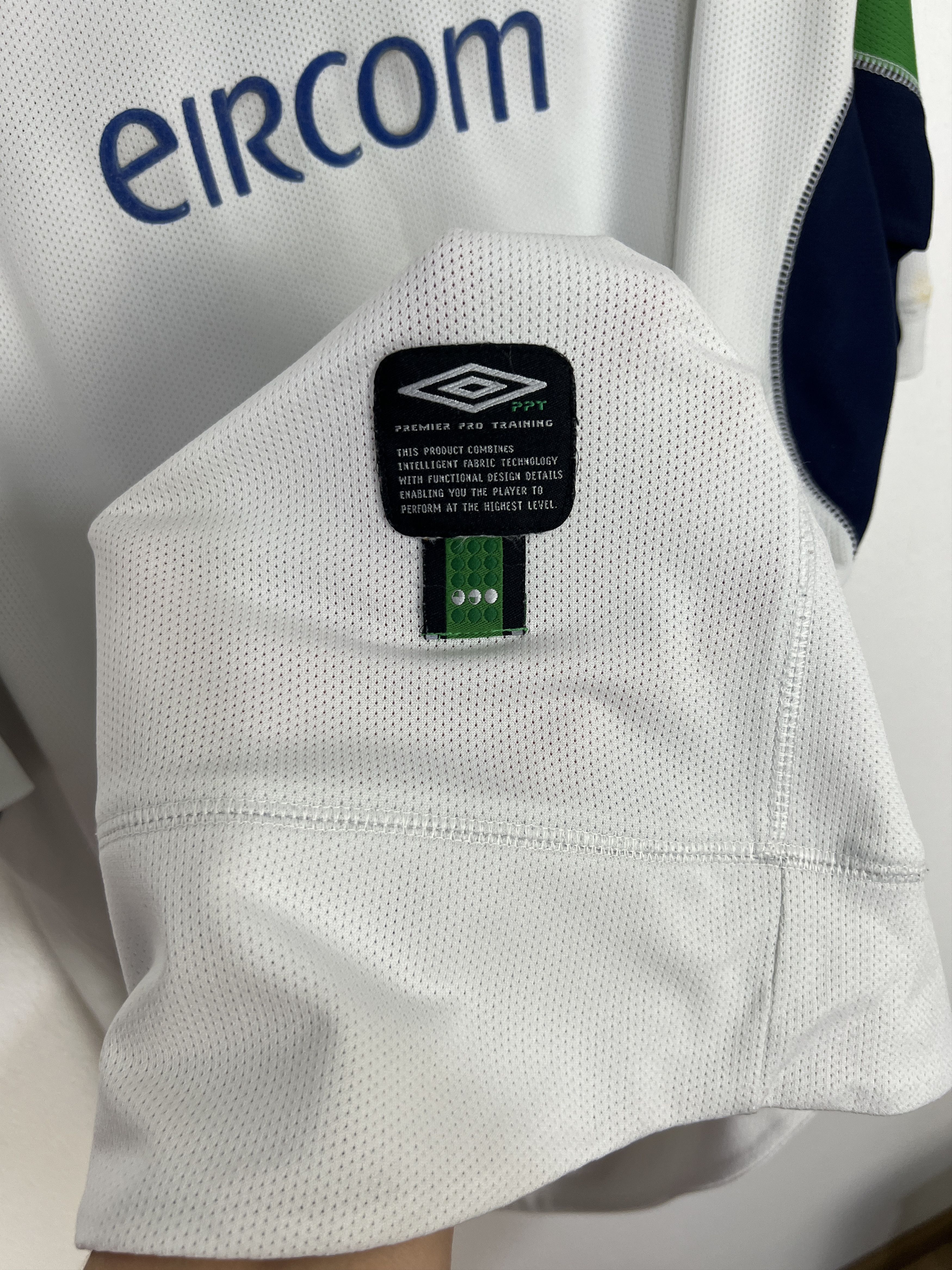 Umbro Vintage 90's Umbro Republic Of Ireland Football Train Shirt Size US XXL / EU 58 / 5 - 10 Thumbnail