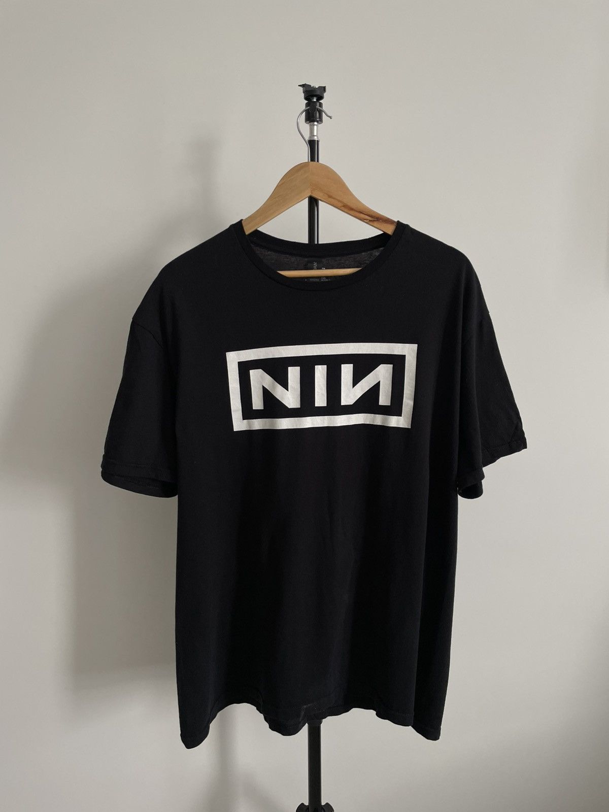 Band Tees Nine Inch Nails Band T-Shirt Black Printed Logo RARE Size US XL / EU 56 / 4 - 1 Thumbnail