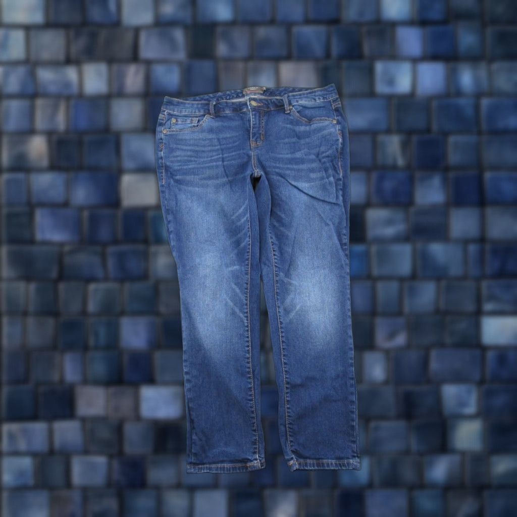 Torrid Torrid Boyfriend Jeans Size 14 Blue Denim Stretch Mid Rise 5-Pocket Womens Jeans Size 36" / US 14 / IT 50 - 1 Thumbnail