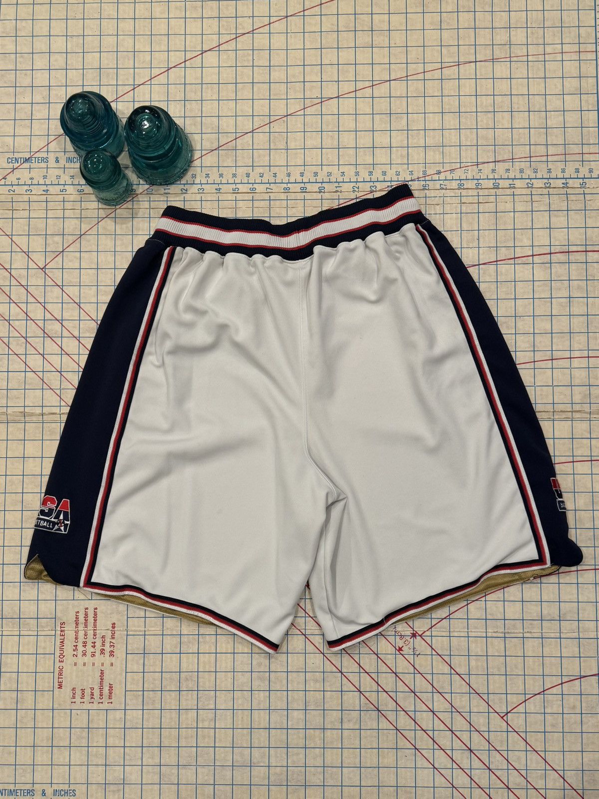 Nike Vintage Nike USA Basketball Shorts White With Wear XXL Mens Size US 38 / EU 54 - 10 Thumbnail