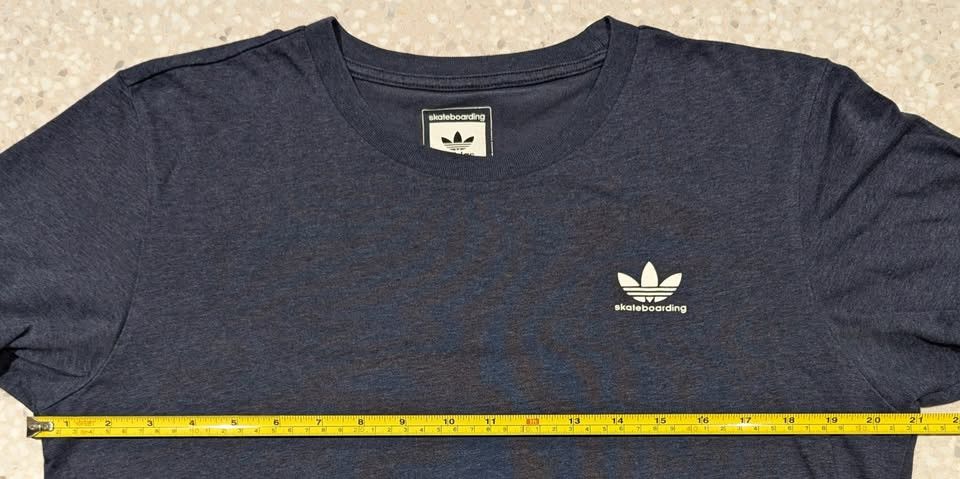 Adidas ADIDAS SKATEBOARDING BLUE T-SHIRT - SURF SKATE - VINTAGE Size US M / EU 48-50 / 2 - 4 Thumbnail