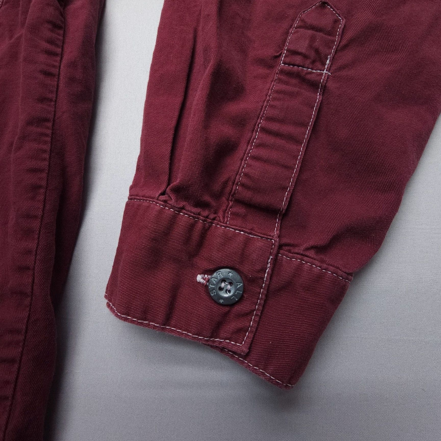 Converse VINTAGE Converse Chuck Taylor Full Zip Shirt Jacket Mens XL Red Twill Jacket with Zip, Solid Pattern, 90s Theme, USA, Outdoor, Walking, Shacket Size US XL / EU 56 / 4 - 6 Thumbnail