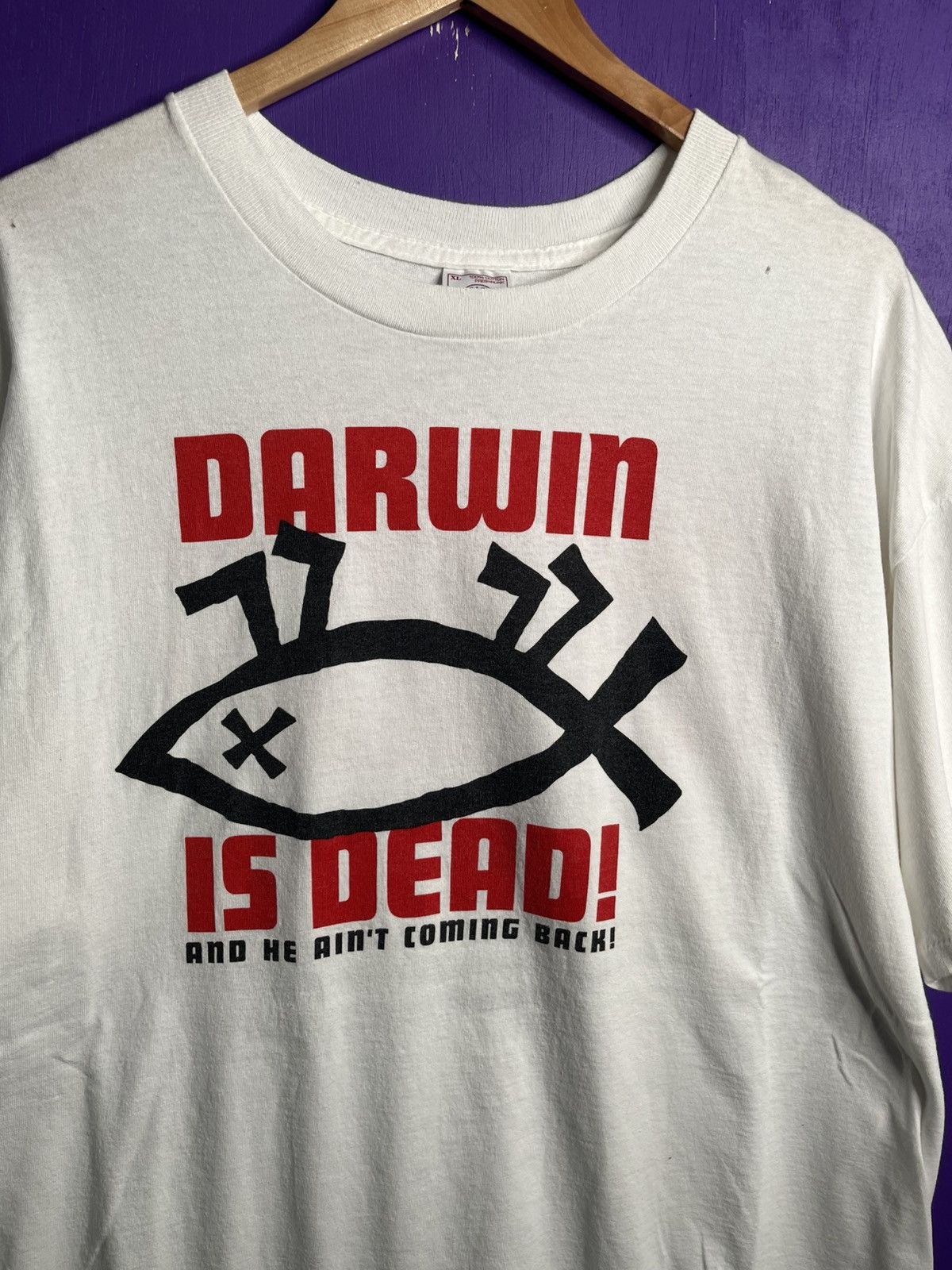 Vintage Vintage 90s Charles Darwin is dead t-shirt Size US XL / EU 56 / 4 - 3 Thumbnail