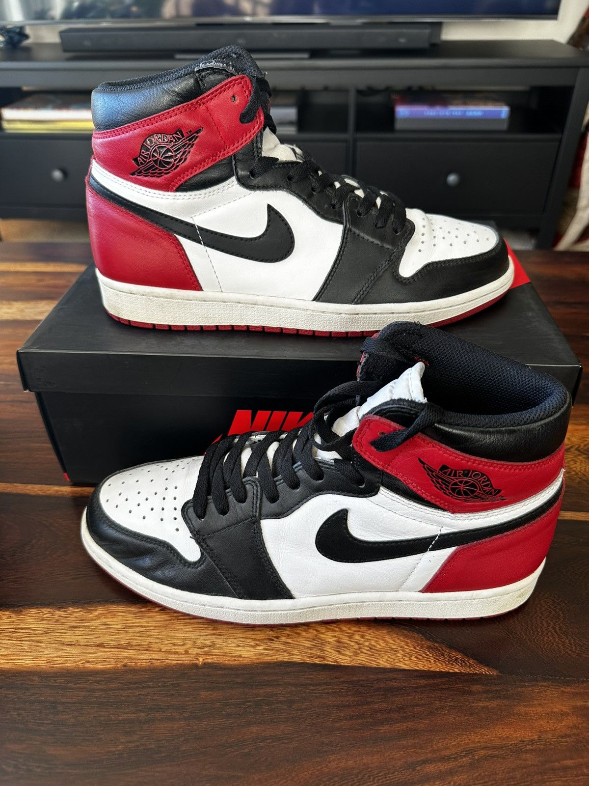 Jordan Brand Jordan 1 Black Toe 2016 Size US 10 / EU 43 - 11 Thumbnail