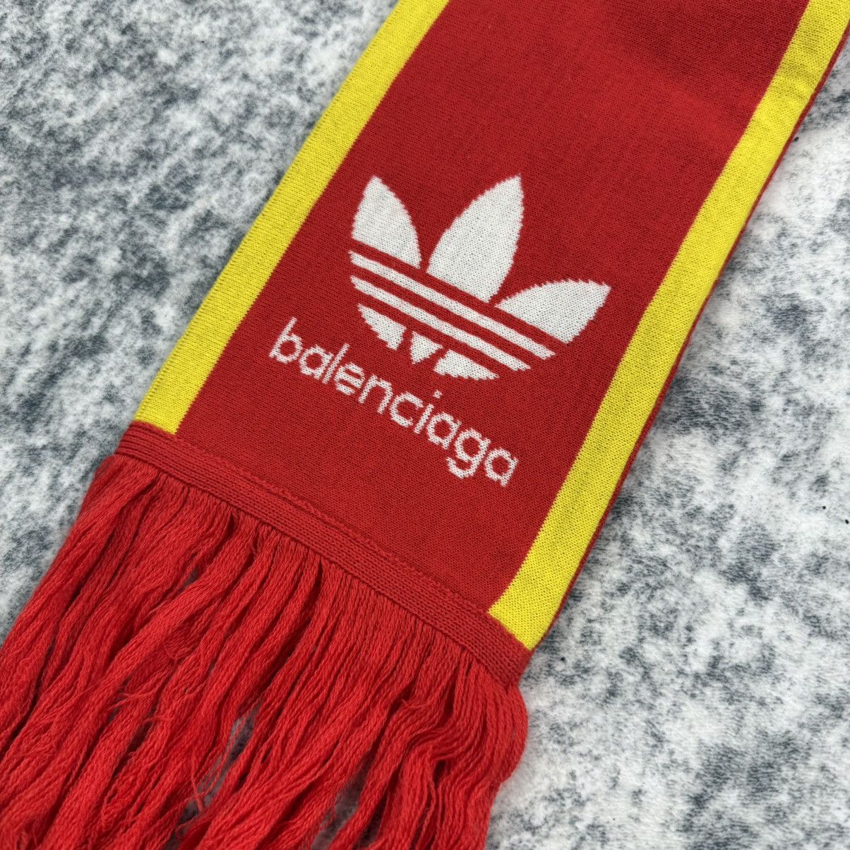 Adidas × Balenciaga Balenciaga & Adidas FW/22 Soccer ‘Red/White’ Scarf Size ONE SIZE - 3 Thumbnail