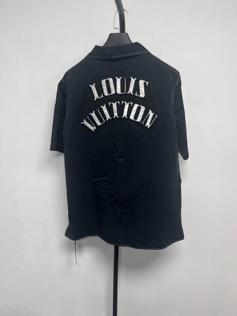 Louis Vuitton Louis Vuitton Letter Logo embroidered open-neck, single-br Size US XL / EU 56 / 4 - 2 Thumbnail