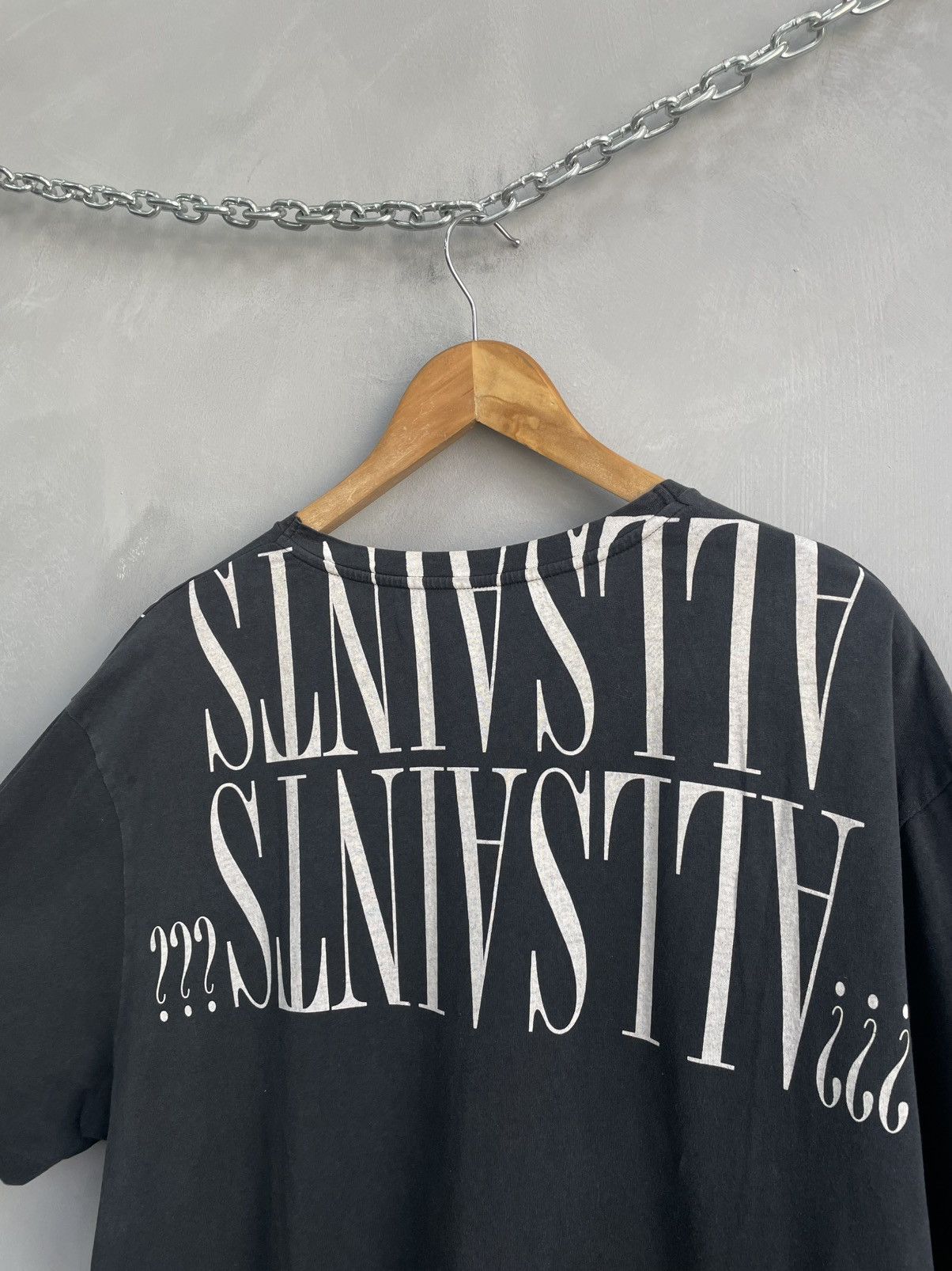 Allsaints All saints over print t shirt y2k Size US L / EU 52-54 / 3 - 10 Thumbnail