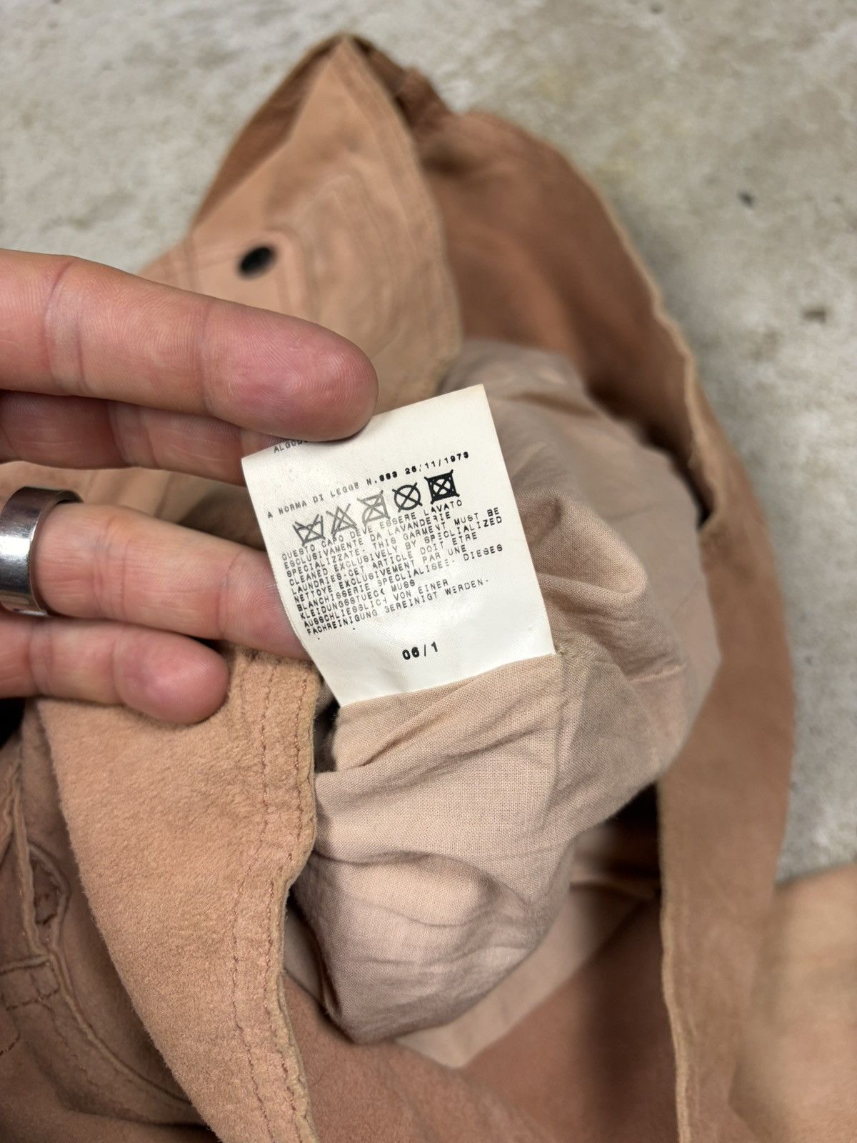 Dolce & Gabbana Vintage 2000s Dolce & Gabbana Suede Leather Utility Jacket Size M / US 6-8 / IT 42-44 - 16 Thumbnail