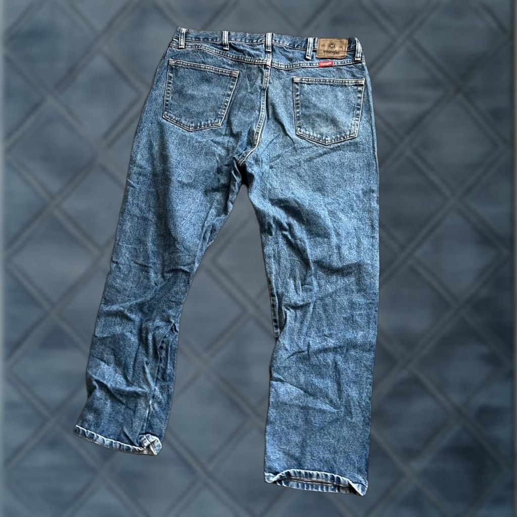 Wrangler VINTAGE Wrangler Mens Regular Fit 100% Cotton Blue Jeans Size 38x30 Distressed Size US 38 / EU 54 - 1 Thumbnail