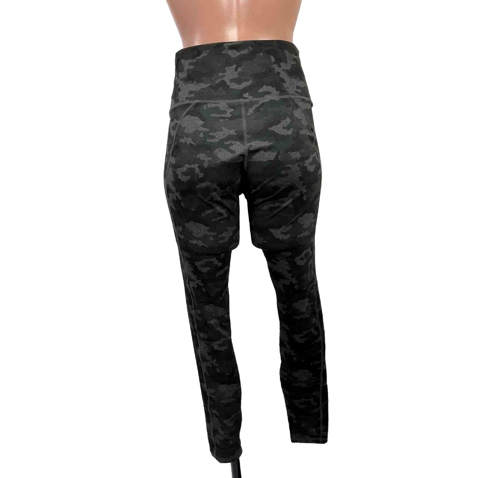 Fabletics Fabletics High Rise Powerhold Leggings - Black and Gray Camo - Women's Medium - Leggings - Skinny - Activewear Size 32" / US 10 / IT 46 - 4 Thumbnail