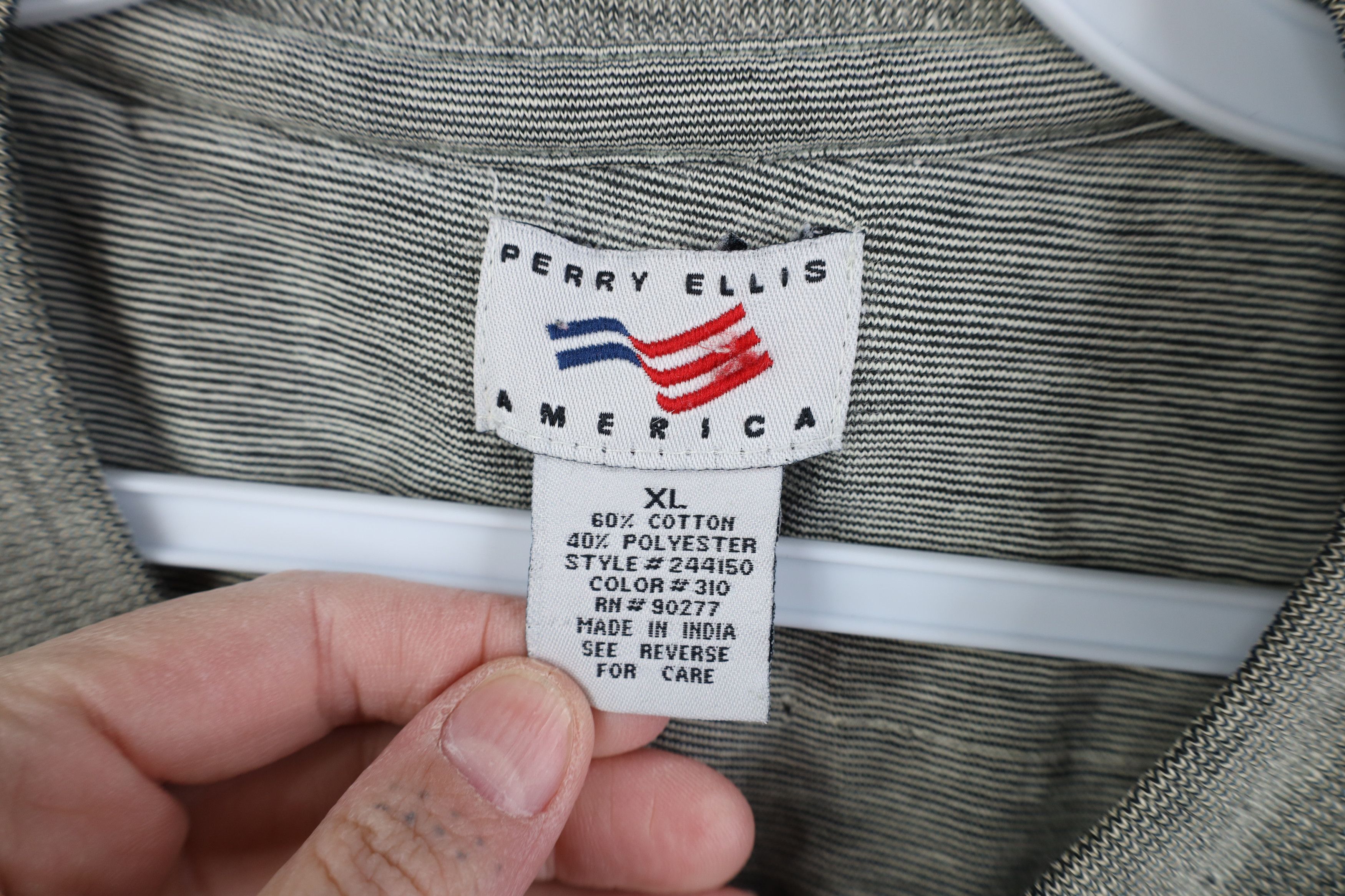 Vintage Vintage 90s Perry Ellis America Fit Henley T-Shirt Green Size US XL / EU 56 / 4 - 8 Thumbnail