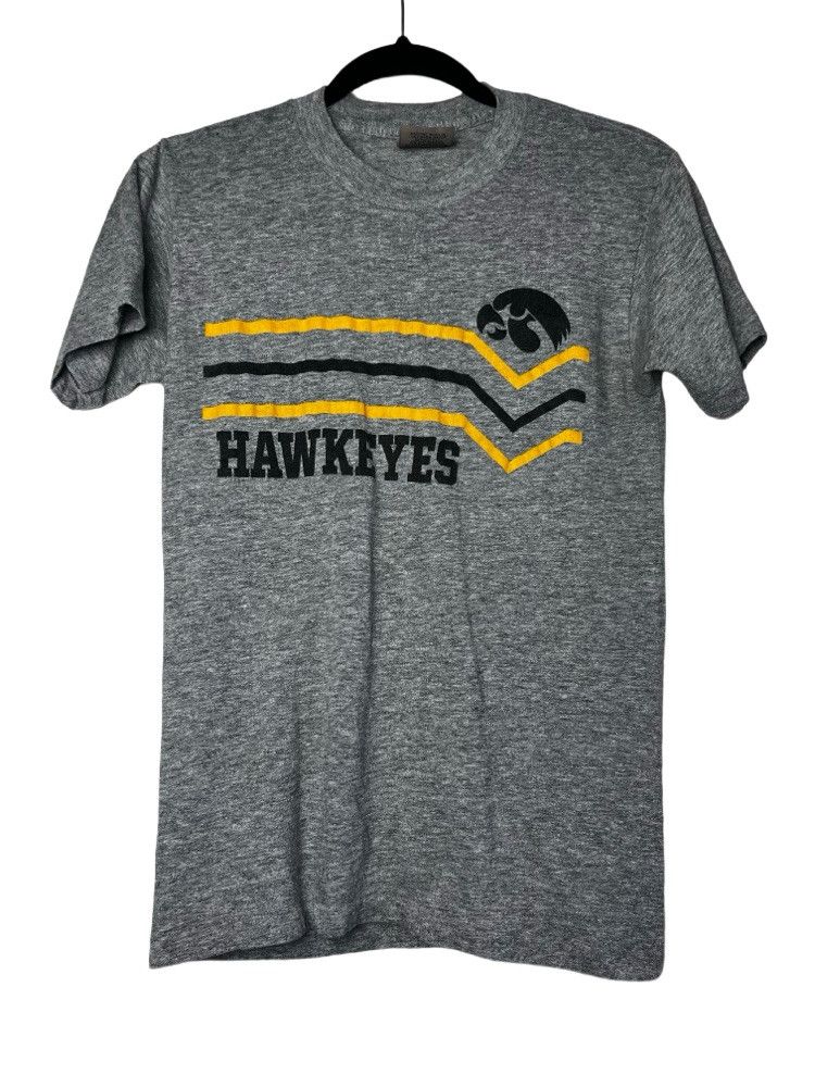 Vintage Vintage 1980's Iowa Hawkeyes Logo Single Stitch T-Shirt Size M / US 6-8 / IT 42-44 - 1 Thumbnail