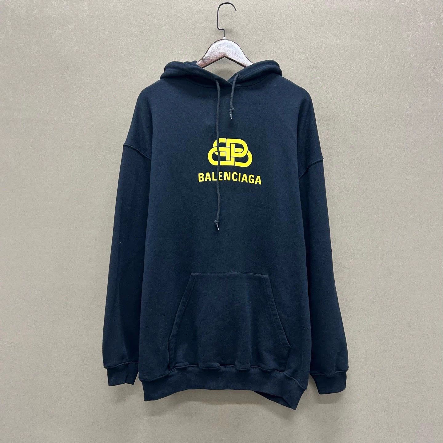 Balenciaga Balenciaga Yellow Lock Logo Hoodie S 99 New Size US S / EU 44-46 / 1 - 1 Thumbnail