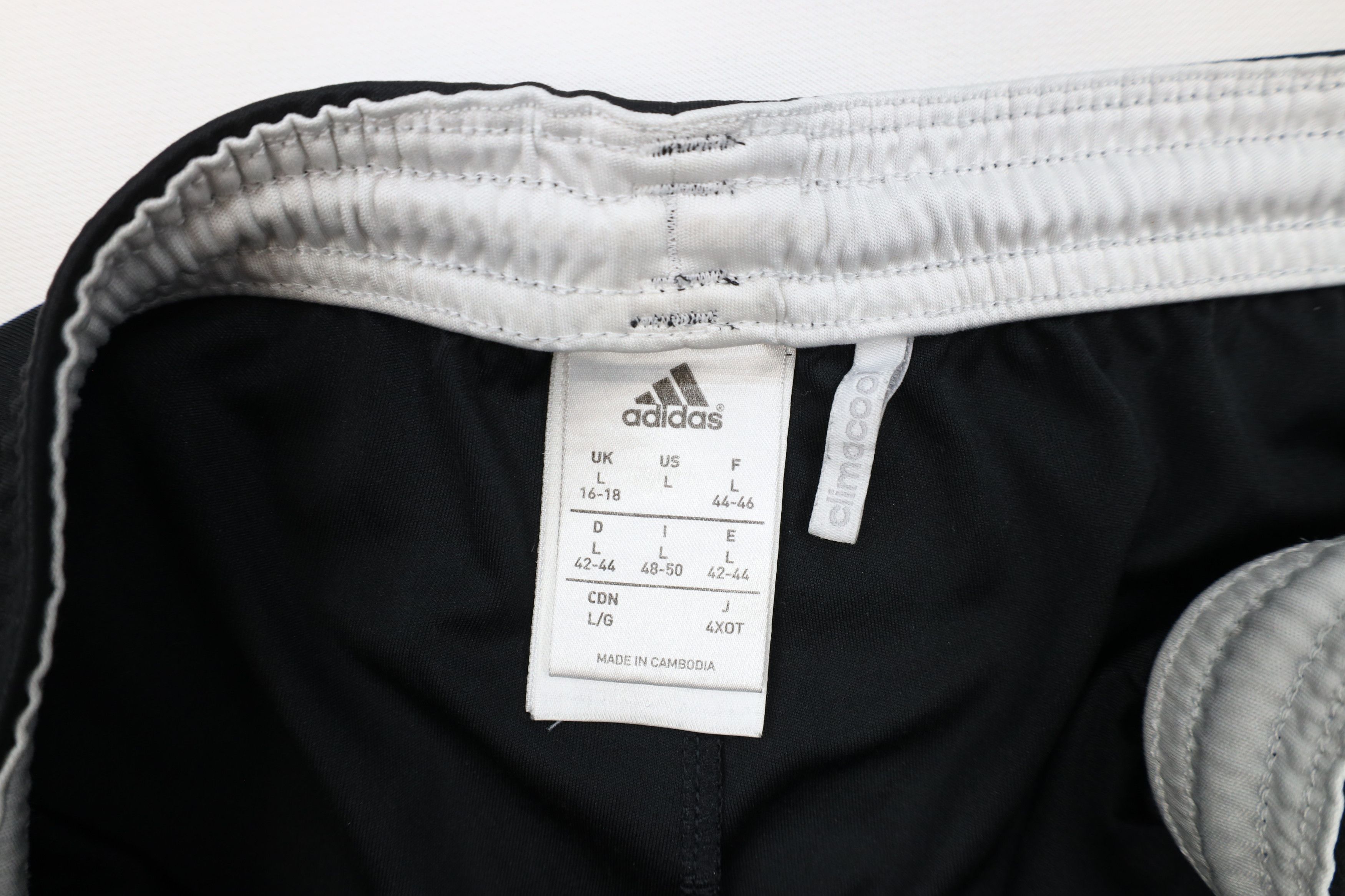 Adidas Vintage Adidas Striped Running Jogging Soccer Shorts Black Size 32" / US 10 / IT 46 - 8 Thumbnail