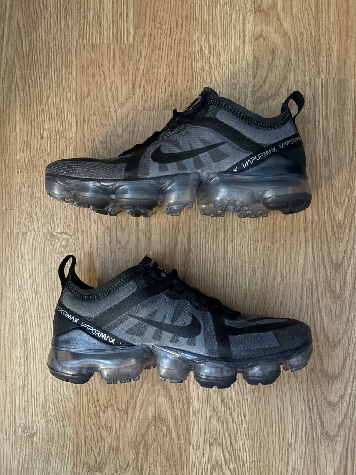 Nike Nike Air VaporMax 2019 Triple Black Size US 7 / IT 37 - 2 Thumbnail