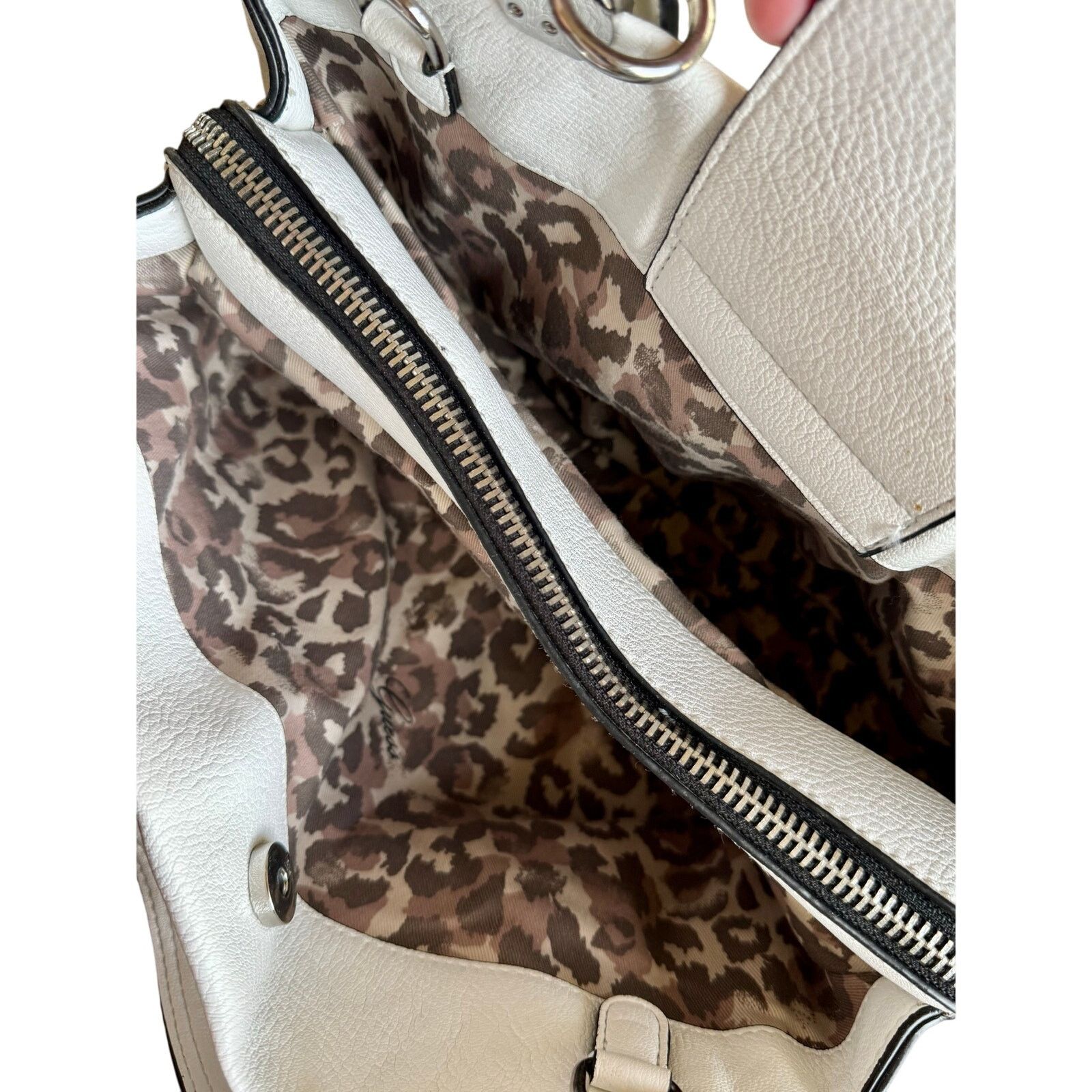 Guess Guess White Leather & Cheetah Purse – Arm or Shoulder Bag Size ONE SIZE - 5 Thumbnail