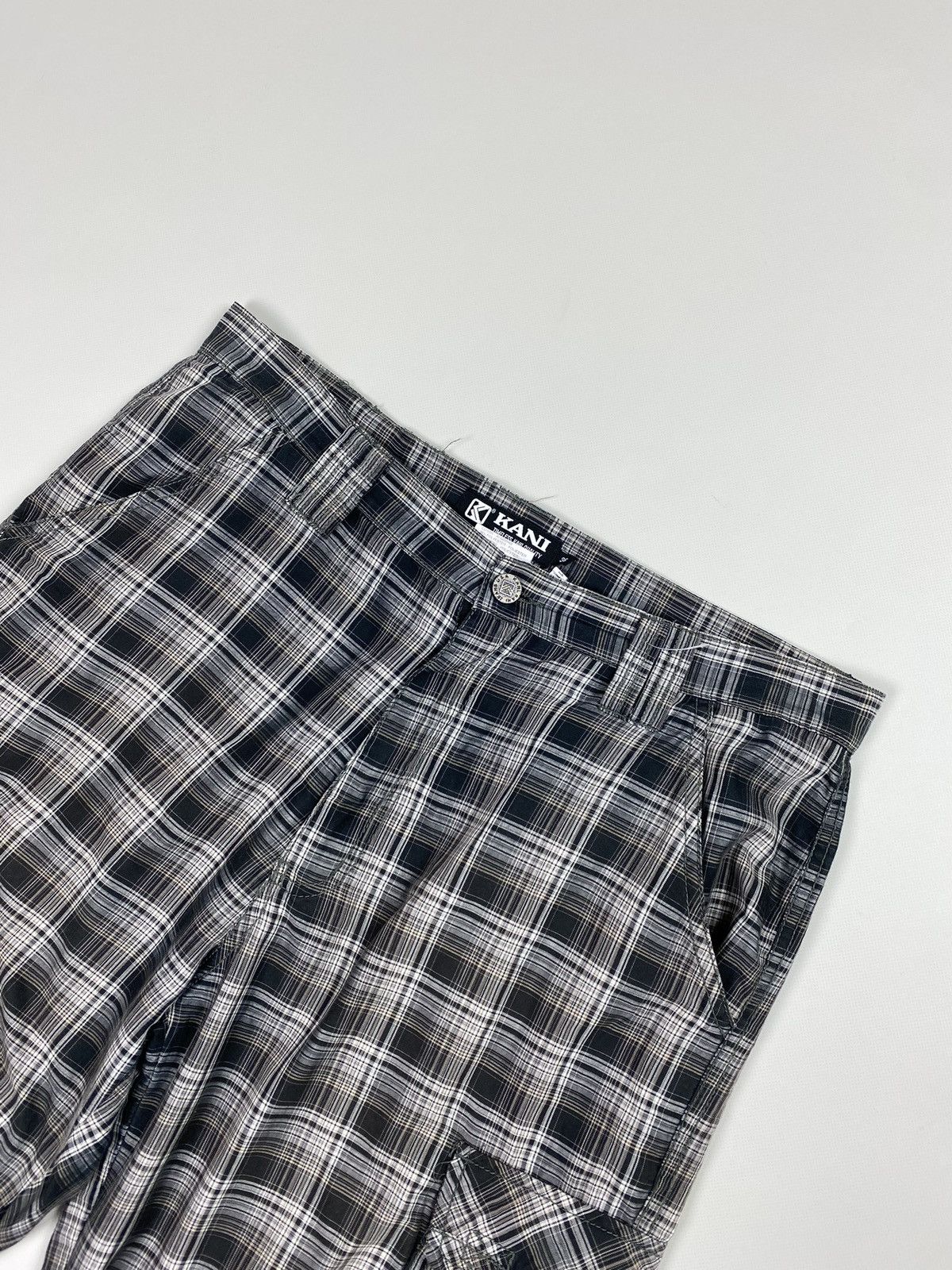 Karl Kani × Vintage Karl Kani men’s checked cargo rap shorts size 36 Size US 36 / EU 52 - 8 Thumbnail
