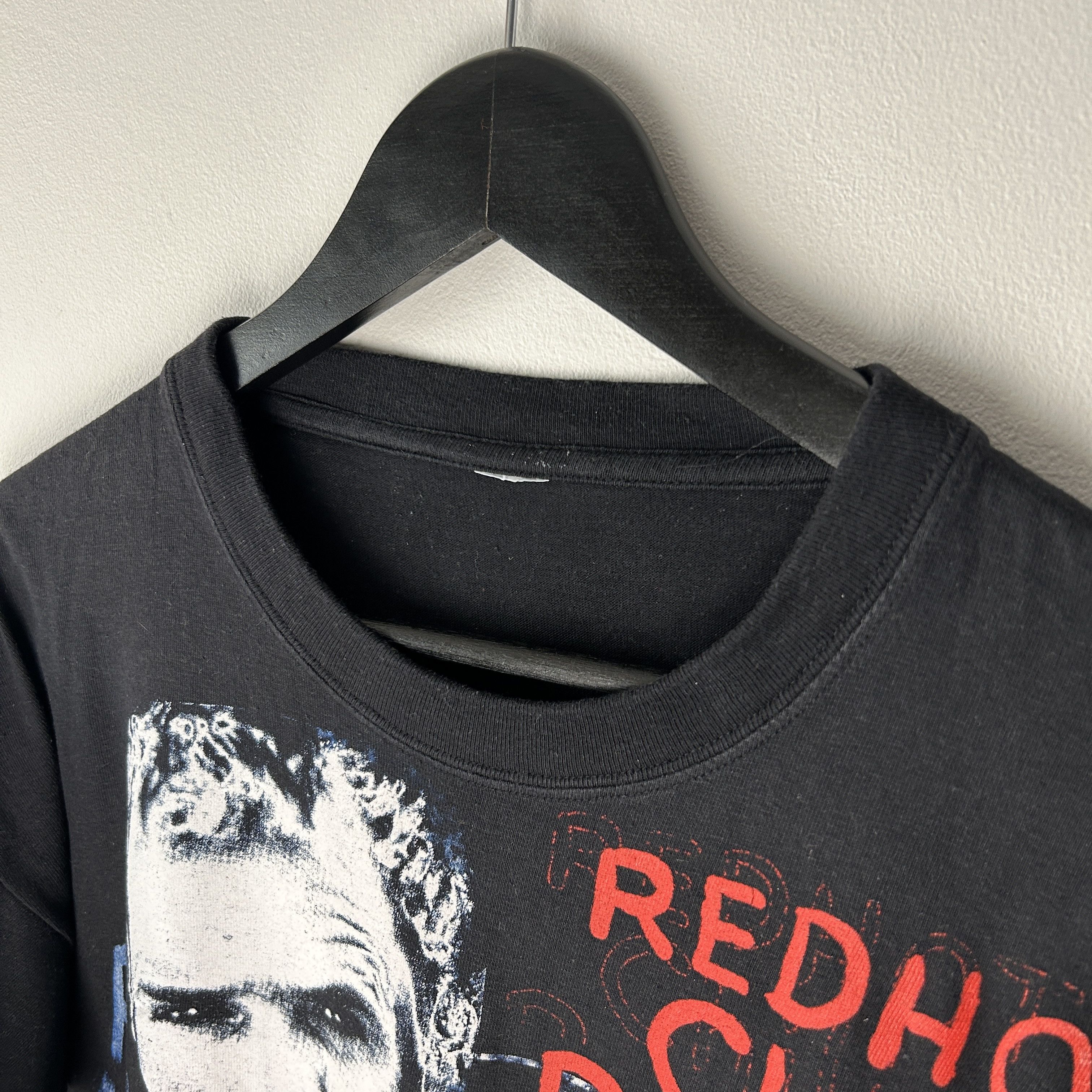 Band Tees Vintage Red Hot Chili Peppers By The Way 2002 Band T-shirt Size US L / EU 52-54 / 3 - 6 Thumbnail